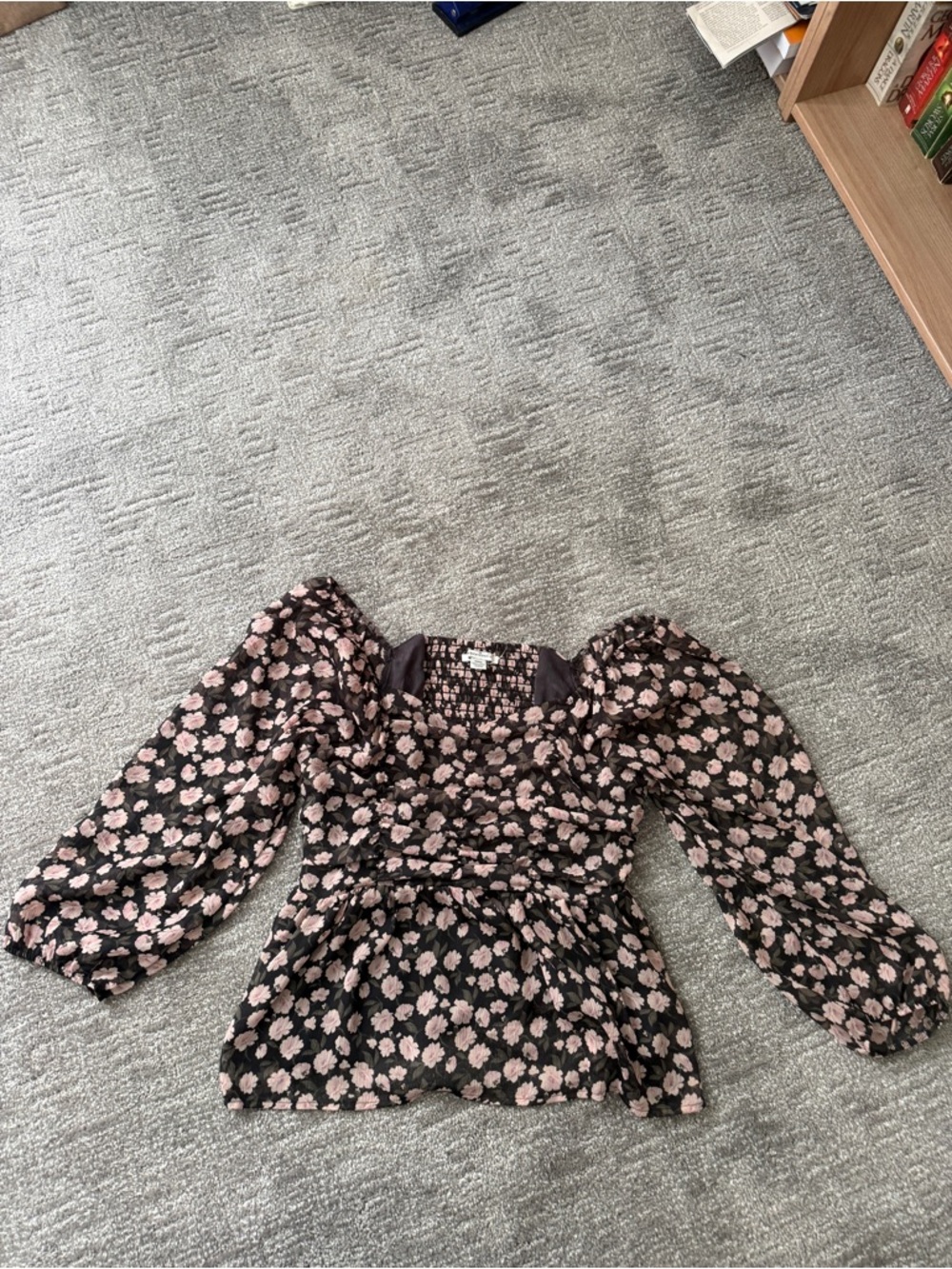 American Eagle Outfitters Black Floral Puff-Sleeve Smocked Top